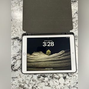 iPad 6th Gen 32gb! Sale ends soon!!!